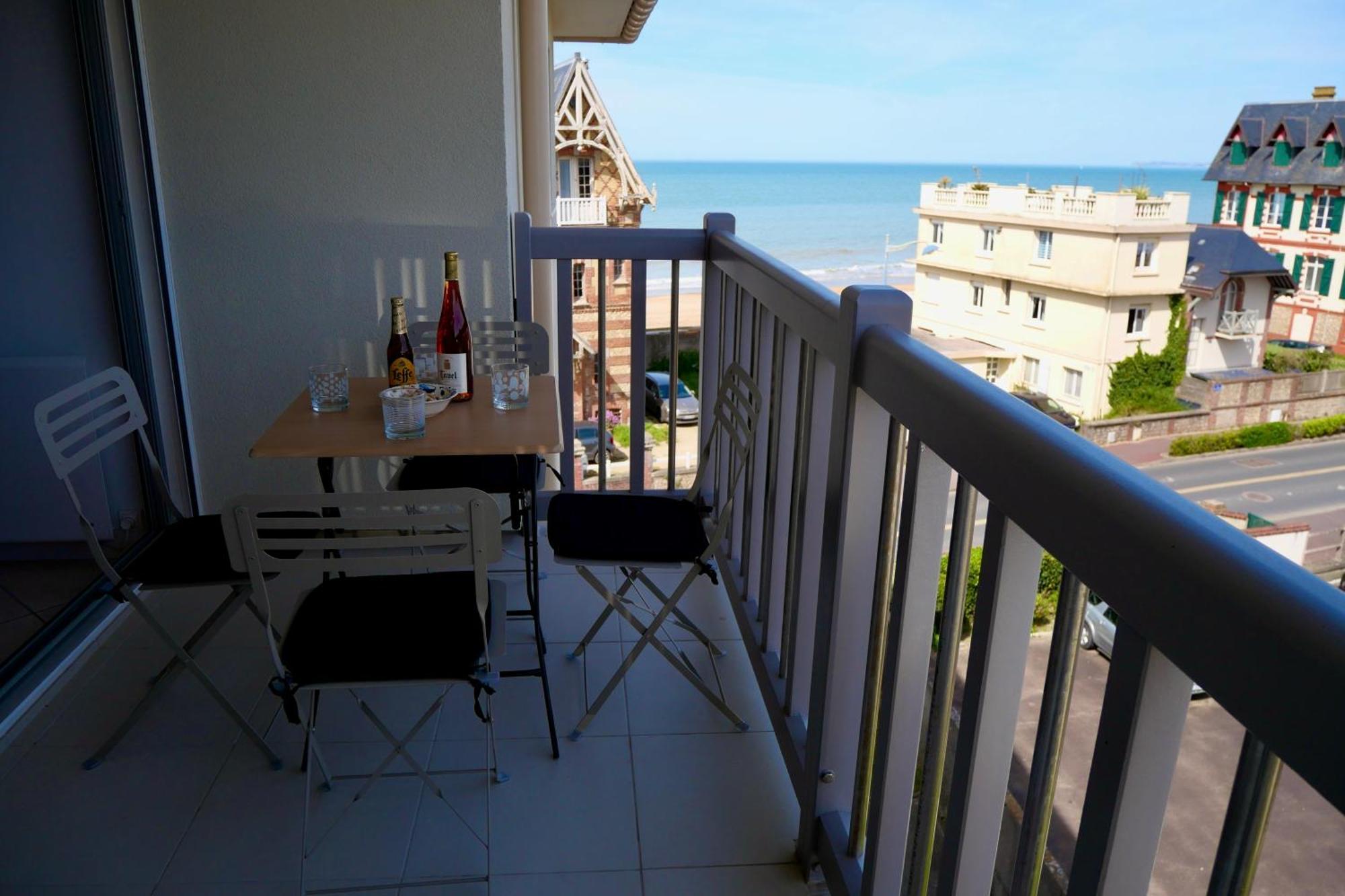 Appartement Vue Mer - 30 M De La Plage - 5 Minutes A Pied Du Centre Ville Et Du Casino فيلي سور مير المظهر الخارجي الصورة